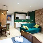 Luxury In The Heart Of The Old Town Apartment